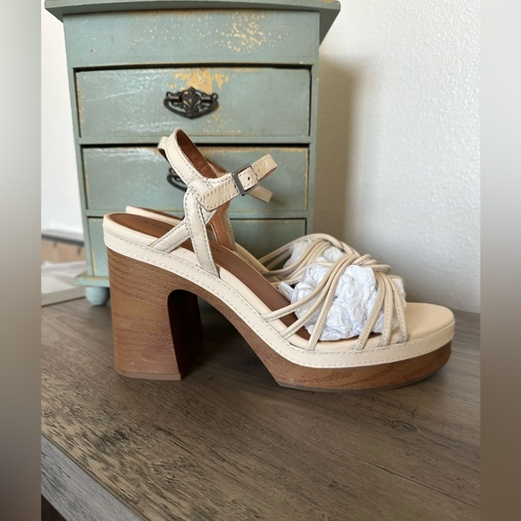 Lucky Brand Sandals - Picture 2 of 5